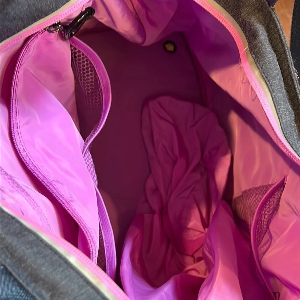 Athleta Gym Overnight Bag duffel, Medium